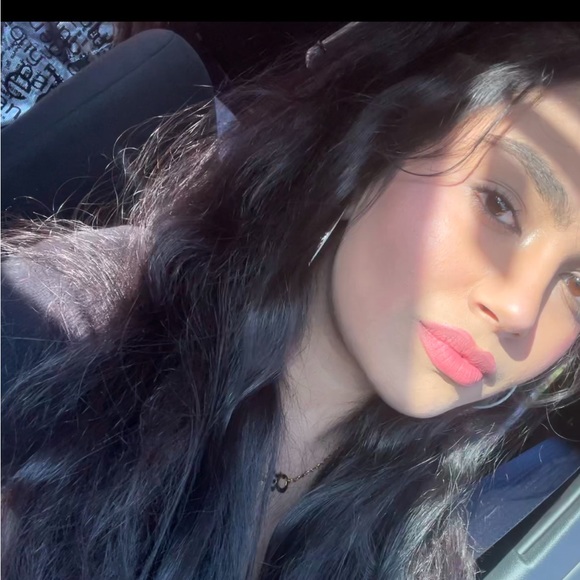 Meet your Posher, Alexsandra - Picture 1 of 1